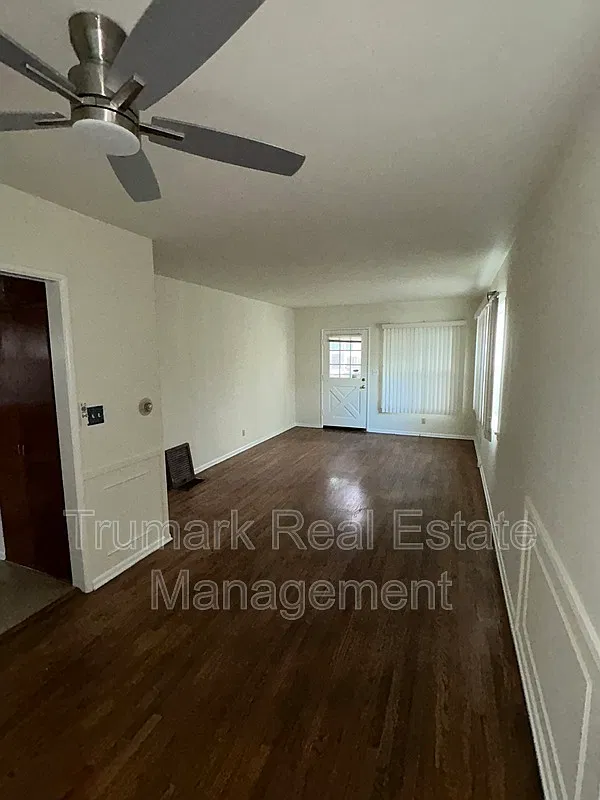 1 bed, 1.0 bath, $1,900 — Photo 1