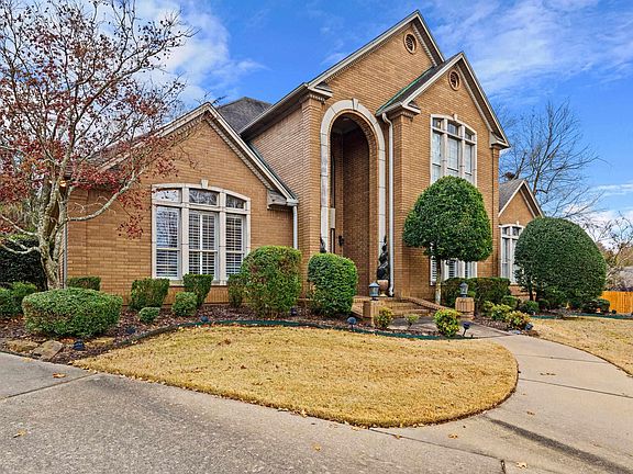 2nd image of 420 Goode Ln