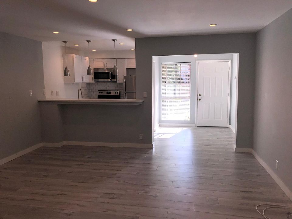 1st image of 2427 4th St APT 105
