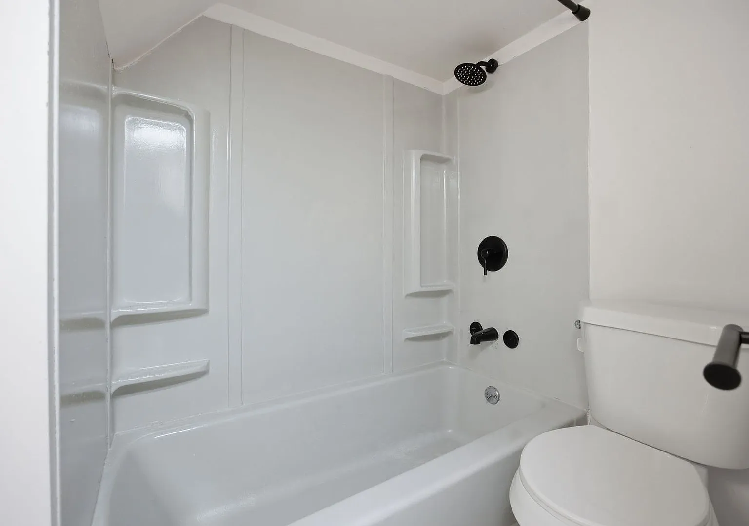 3185 Glendale Ave — Photo 4