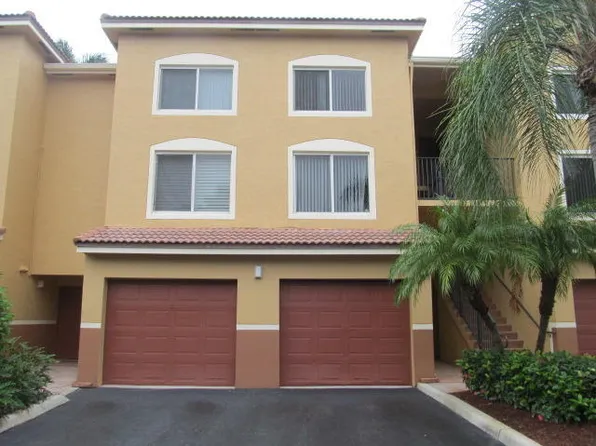 900 Scotia Dr APT 304, Hypoluxo, FL 33462