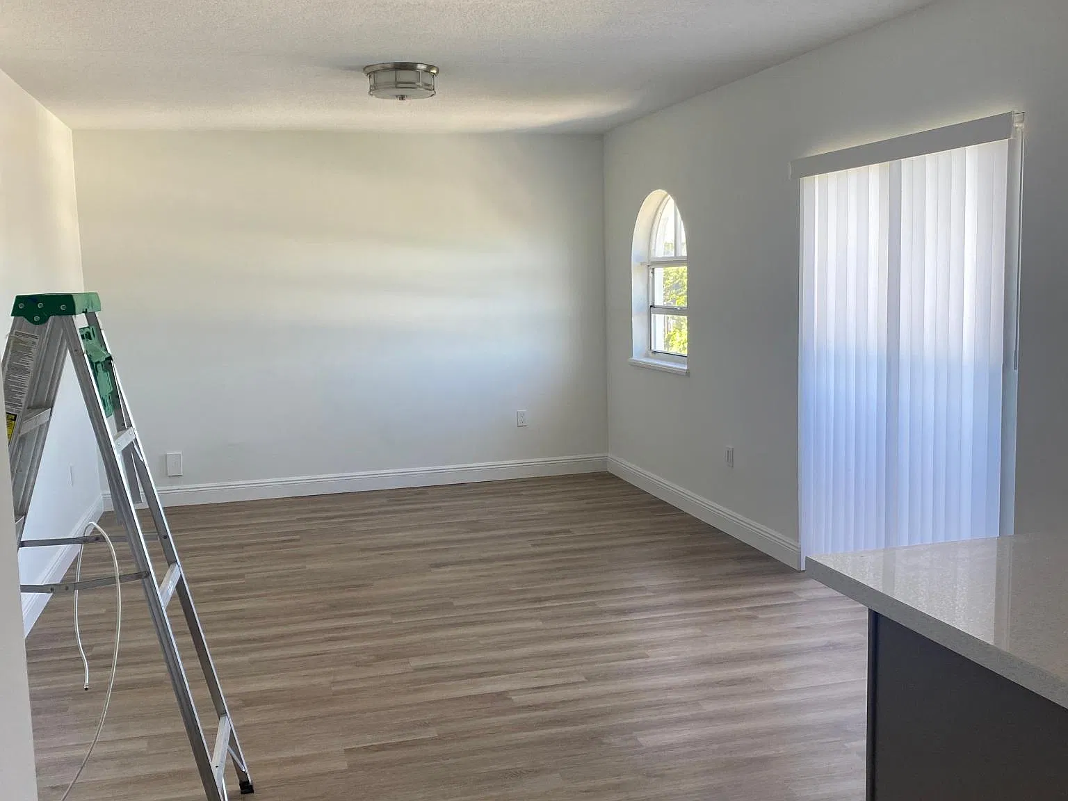 3052 SW 27th Ave — Photo 3
