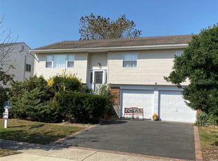 957 Gerry Ave, Long Beach, NY 11561