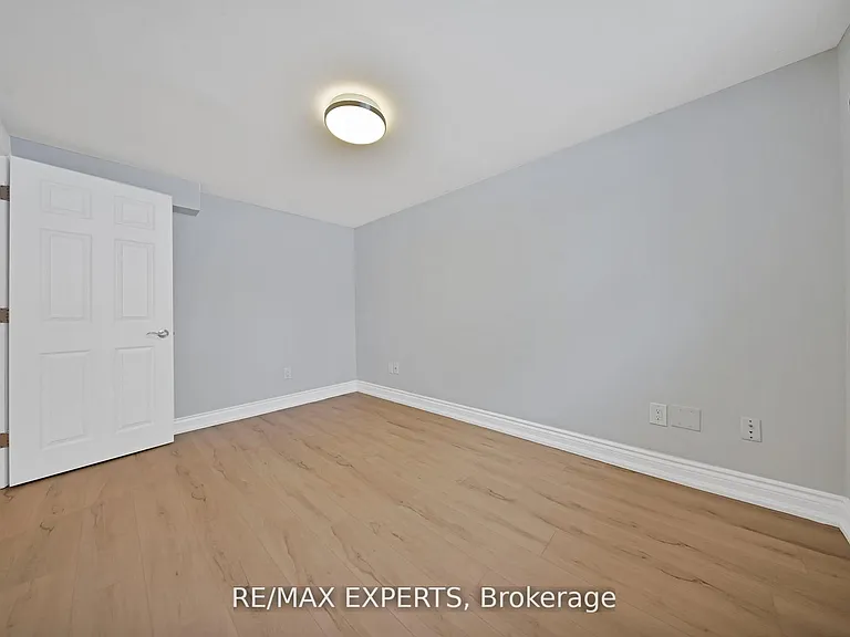 934 Beechwood Ave #LOWER — Photo 14