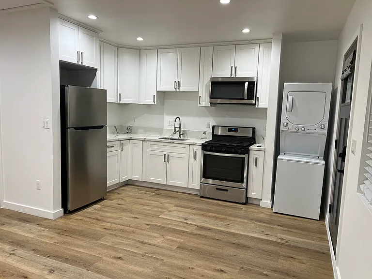 5400 Veloz Ave #5402 — Photo 8