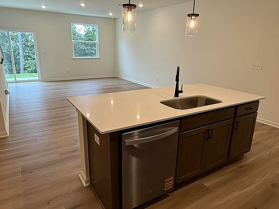 3rd image of 214 Parker Ln