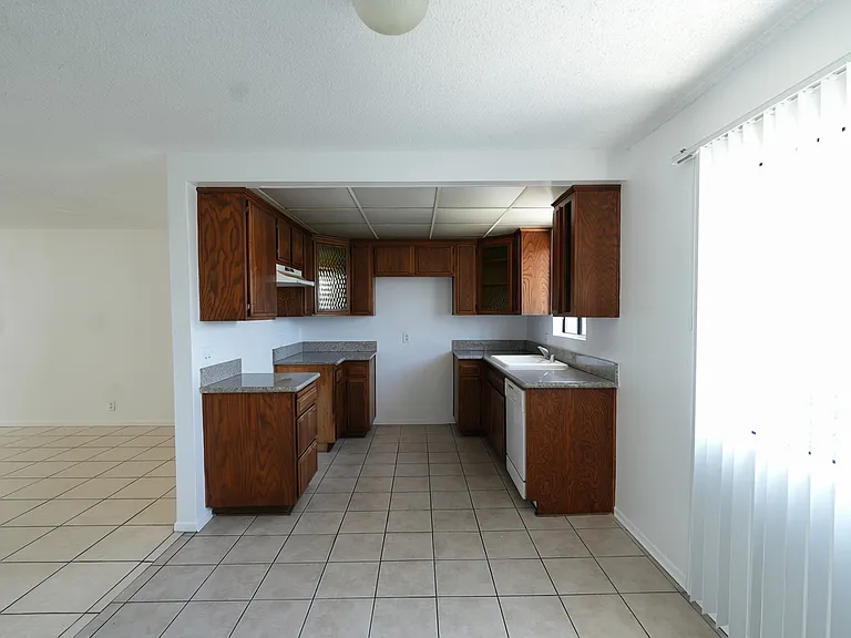 8040 Stewart And Gray Rd #204 — Photo 3