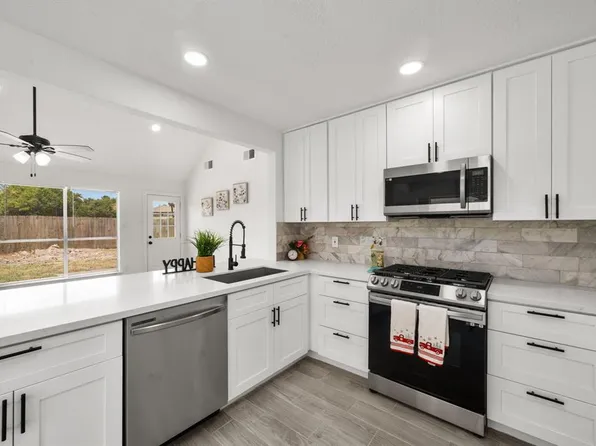 166 Moonridge Drive, Houston, TX 77015