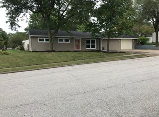 2869 Fillmore Ln, Davenport, IA 52804