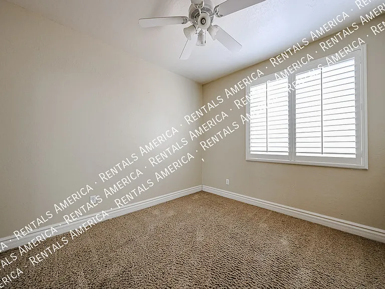 2211 W Olive Way — Photo 25