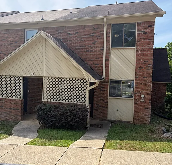 3207 Shamrock St E #18 — Photo 32