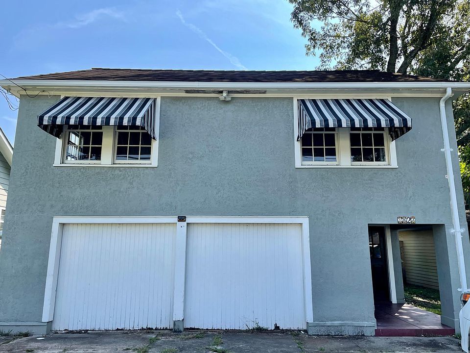 Front of garage apartment