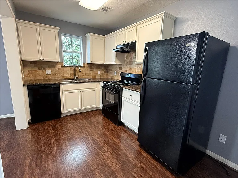 2308 Auburndale St #5 — Photo 4