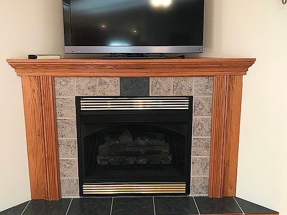 Gas fireplace