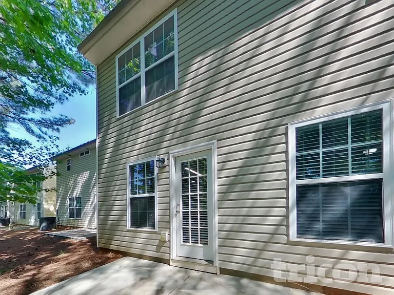 225 Lossie Ln — Photo 14