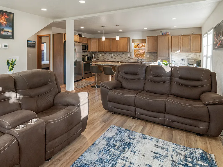 49 Welty Dr — Photo 1