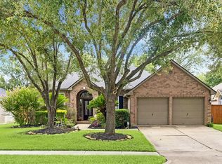 1823 River Trl, Sugar Land, TX 77479