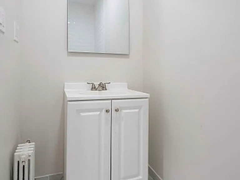 647 Courtlandt Ave #5 — Photo 5