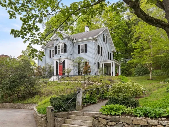 36 Maple Ave, Newton, MA 02458