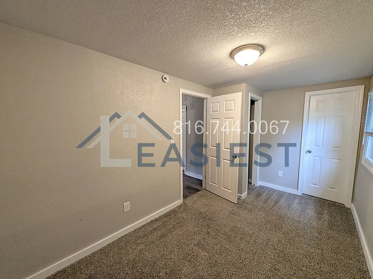 4501 E 19th St — Photo 13
