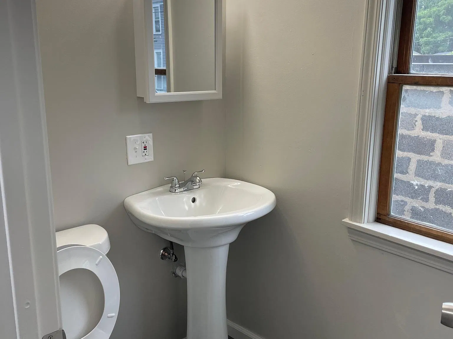 Studio, 400 sqft, $600 — Photo 3