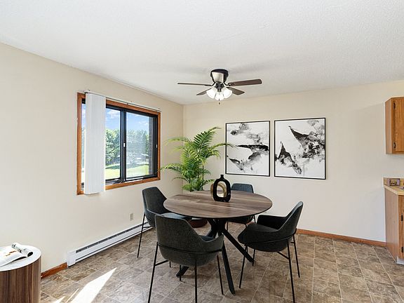 Hutchinson, MN Echo Manor Apartments | 21A | Dining