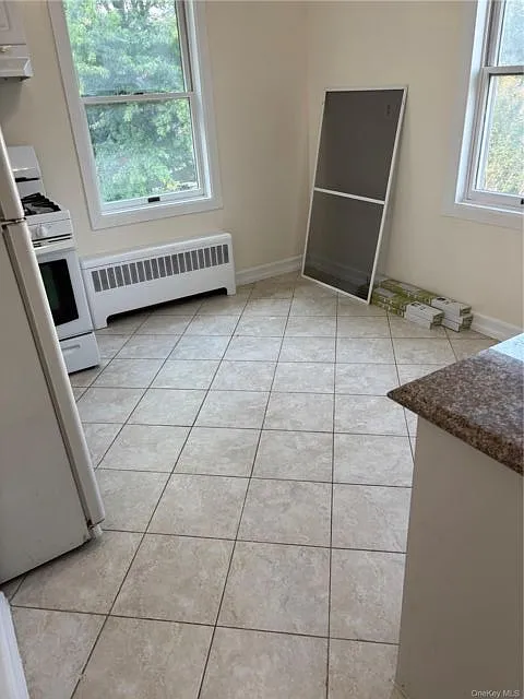 2 bed, 1.0 bath, 1000 sqft, $3,700 — Photo 4