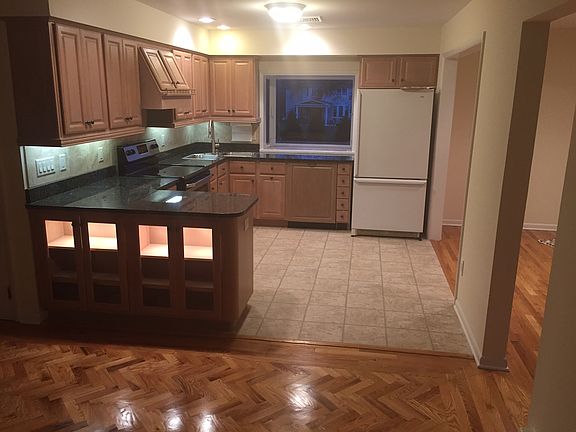 Kitchen with Granite counter