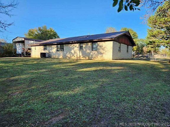 5th image of 362 W Park Dr