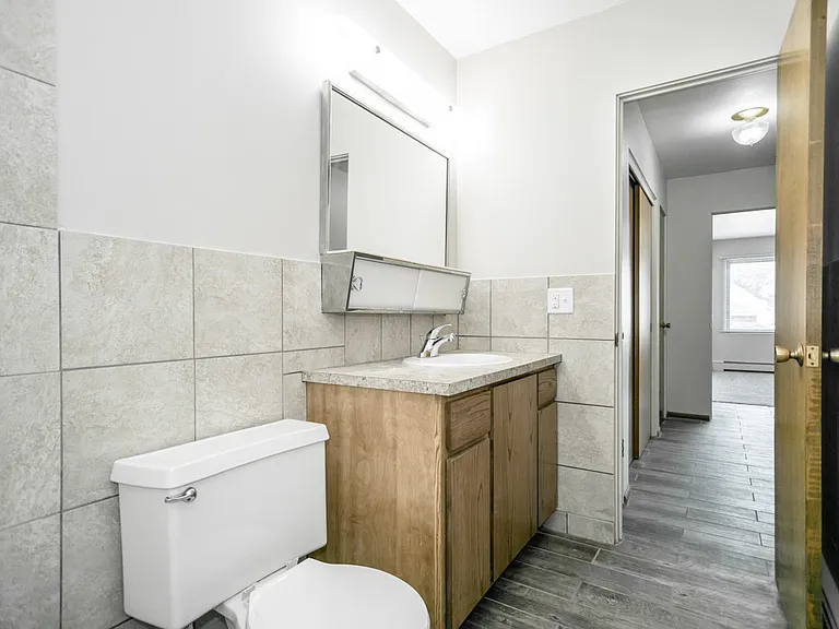 825 Washington St #6 — Photo 10