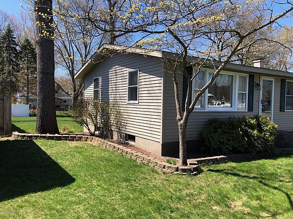 2nd image of 3399 Murl Ave