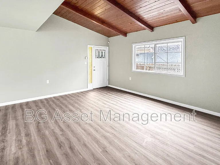 1755 Emeric Ave — Photo 17