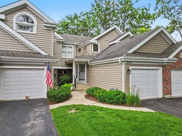 1953 Coldspring Rd, Arlington Heights, IL 60004