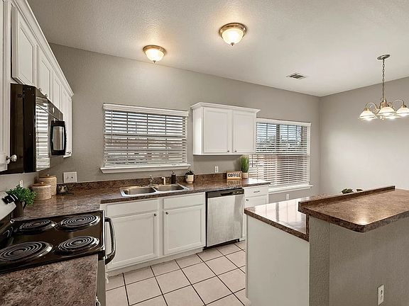 4th image of 3001 Bourine St