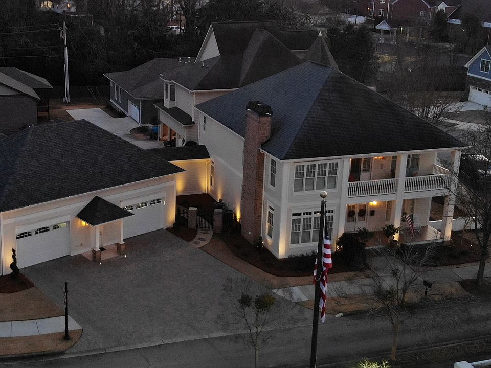 2nd image of 2163 E St SE