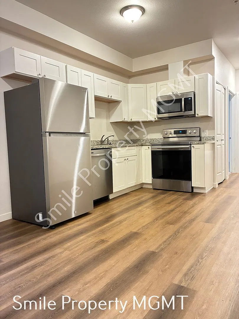 6940 Southeast Long Street — Photo 3