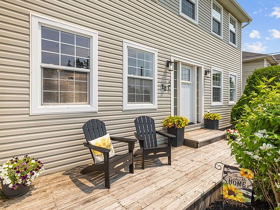 3rd image of 20 Nellie Dr