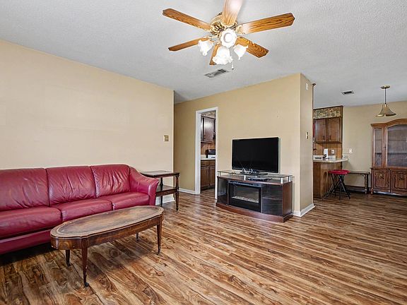 5th image of 1403 W Daisy L Gatson Bates Dr