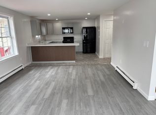 100 Hancock St, Lawrence, MA 01841