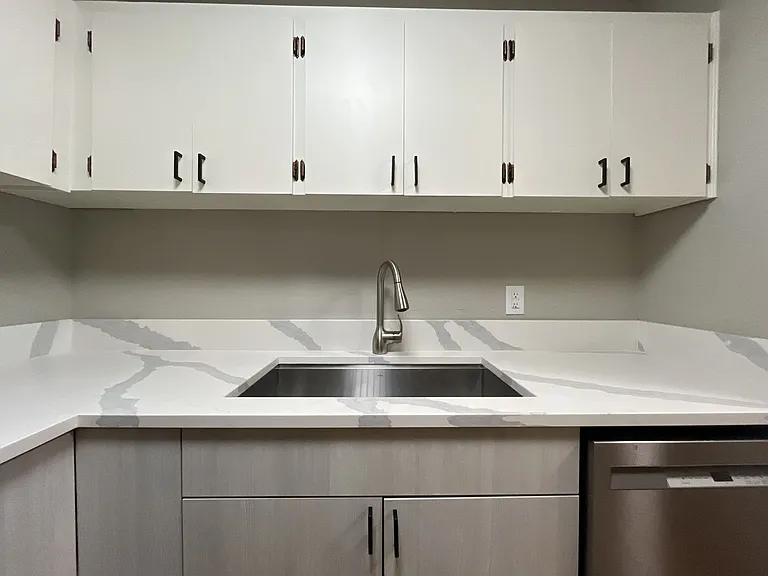 15827 NE Glisan St #1 — Photo 9