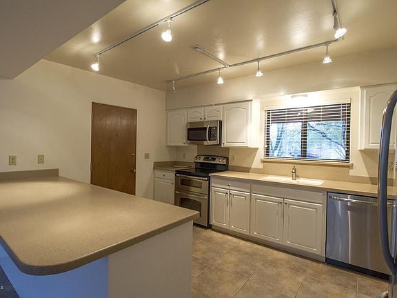 3rd image of 4410 N Rockcliff Pl