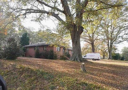 3rd image of 113 Pine St