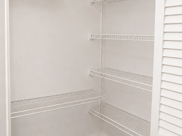 450 Commodore Dr #106 — Photo 7
