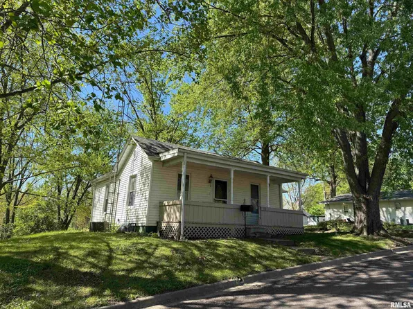 512 W Antle St, Petersburg, IL 62675