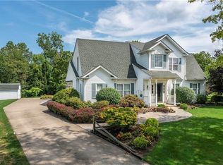 716 Sawmill Dr, Avon Lake, OH 44012