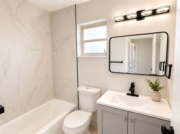 2332 Roosevelt St #32, Hollywood, FL 33020