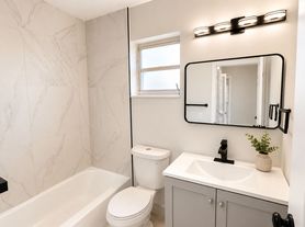 2332 Roosevelt St, Hollywood, FL