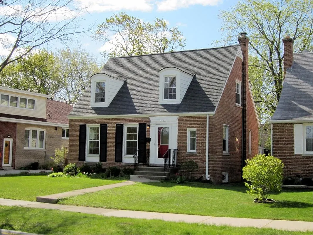 1313 Willow Ave photo 1