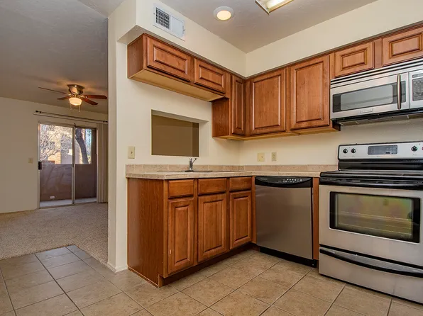 1810 E Blacklidge Dr, Tucson, AZ 85719