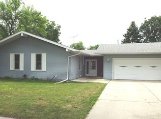 1419 20th Ave S, Moorhead, MN 56560